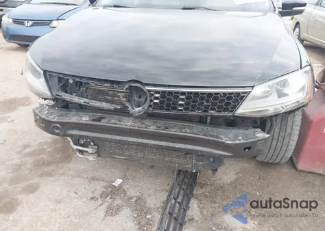 2014 Volkswagen Jetta 1.8T Se z USA, uszkodzony, nr VIN 3VWD07AJ9EM400366